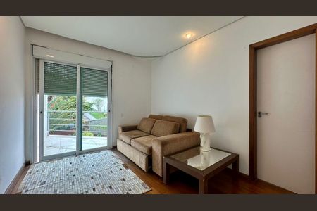 Casa à venda com 438m², 5 quartos e 6 vagas Casa à venda com 438m², 5 quartos e 6 vagasQuarto