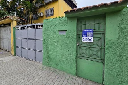 Casa para alugar com 84m², 3 quartos e 4 vagas Casa para alugar com 84m², 3 quartos e 4 vagasEntrada + placa