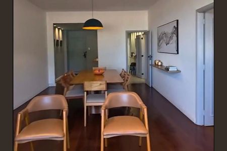 Apartamento à venda com 132m², 3 quartos e sem vaga Apartamento à venda com 132m², 3 quartos e sem vagaSala