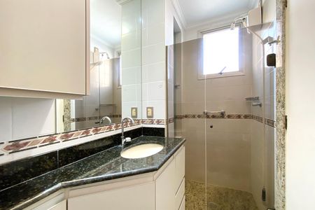 Apartamento à venda com 90m², 2 quartos e 2 vagasBanheiro da Suíte