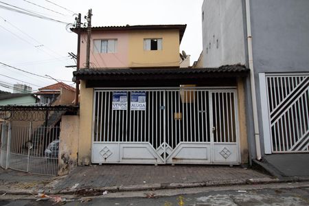 Casa para alugar com 280m², 3 quartos e 3 vagas Casa para alugar com 280m², 3 quartos e 3 vagasFachada