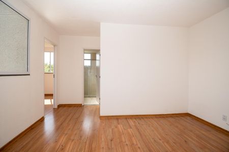 Sala de apartamento para alugar com 2 quartos, 45m² em Chácara Contagem, Contagem