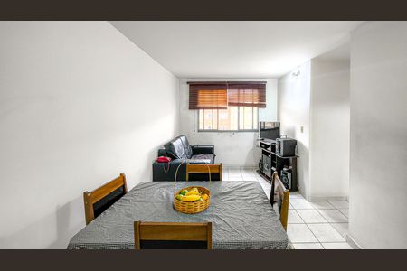 Sala de apartamento para alugar com 2 quartos, 69m² em Jardim São Bernardo, São Paulo
