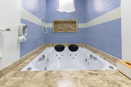 Casa para alugar com 450m², 8 quartos e 5 vagasBanheiro do Quarto 2 suíte - Apartamento 1