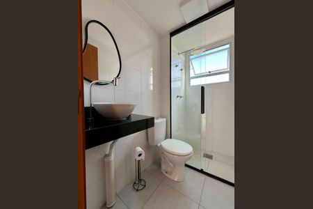 Banheiro de apartamento à venda com 2 quartos, 58m² em Jardim Nova Europa, Campinas