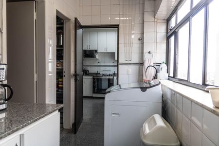 Apartamento à venda com 350m², 4 quartos e 4 vagas Apartamento à venda com 350m², 4 quartos e 4 vagasÁrea de Serviço