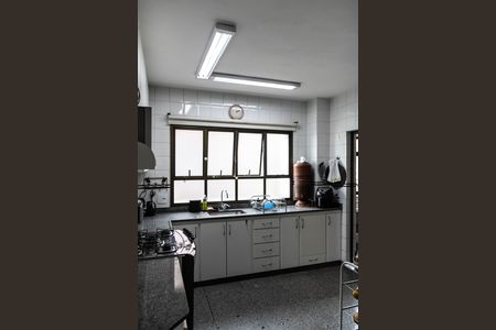 Apartamento à venda com 350m², 4 quartos e 4 vagas Apartamento à venda com 350m², 4 quartos e 4 vagasCozinha