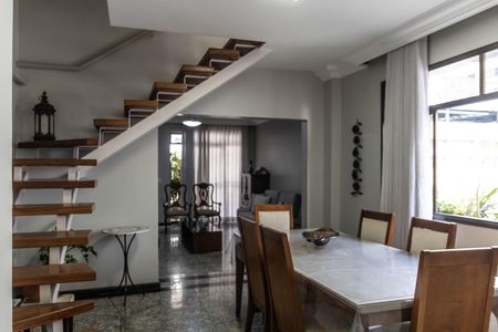 Apartamento à venda com 350m², 4 quartos e 4 vagas Apartamento à venda com 350m², 4 quartos e 4 vagasCopa