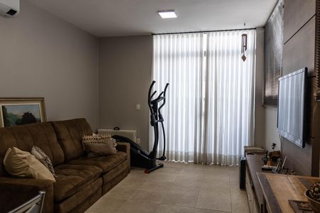 Apartamento à venda com 350m², 4 quartos e 4 vagas Apartamento à venda com 350m², 4 quartos e 4 vagasSala 3
