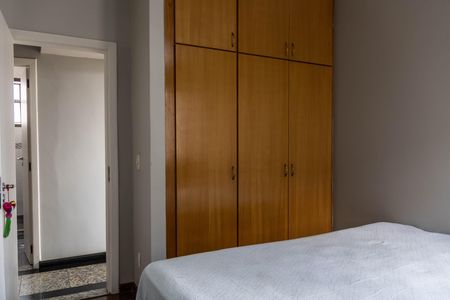 Apartamento à venda com 350m², 4 quartos e 4 vagas Apartamento à venda com 350m², 4 quartos e 4 vagasQuarto 1