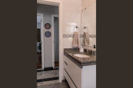 Apartamento à venda com 350m², 4 quartos e 4 vagas Apartamento à venda com 350m², 4 quartos e 4 vagasBanheiro Social