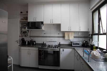 Apartamento à venda com 350m², 4 quartos e 4 vagas Apartamento à venda com 350m², 4 quartos e 4 vagasCozinha