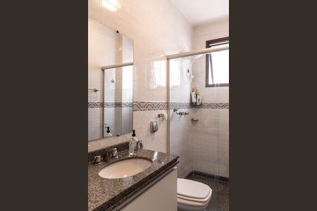 Apartamento à venda com 350m², 4 quartos e 4 vagas Apartamento à venda com 350m², 4 quartos e 4 vagasBanheiro Social