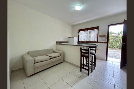 Sala de apartamento para alugar com 2 quartos, 65m² em Lagoa da Conceição, Florianópolis