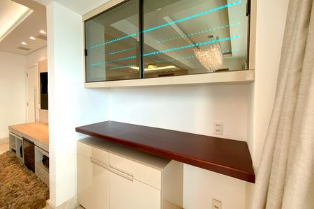 Apartamento para alugar com 114m², 2 quartos e 2 vagas Apartamento para alugar com 114m², 2 quartos e 2 vagasDetalhe Sala