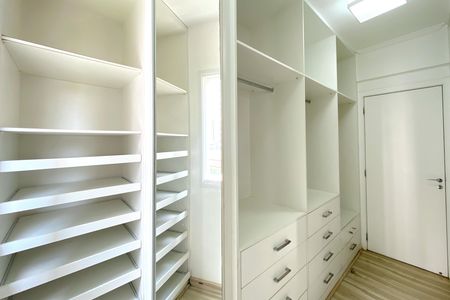 Apartamento para alugar com 114m², 2 quartos e 2 vagas Apartamento para alugar com 114m², 2 quartos e 2 vagasCloset da suíte 1