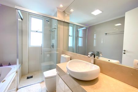 Apartamento para alugar com 114m², 2 quartos e 2 vagas Apartamento para alugar com 114m², 2 quartos e 2 vagasBanheiro da Suíte 1