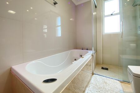 Apartamento para alugar com 114m², 2 quartos e 2 vagas Apartamento para alugar com 114m², 2 quartos e 2 vagasBanheiro da Suíte 1
