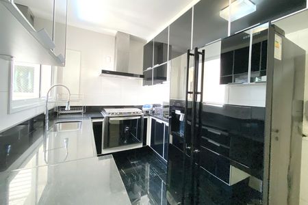 Apartamento para alugar com 114m², 2 quartos e 2 vagas Apartamento para alugar com 114m², 2 quartos e 2 vagasCozinha