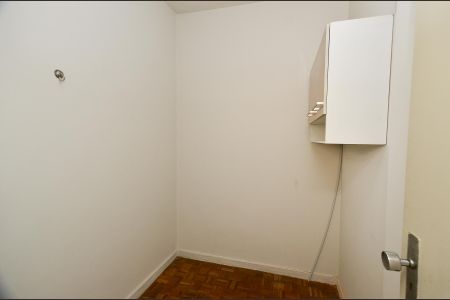 Apartamento à venda com 71m², 2 quartos e 1 vaga Apartamento à venda com 71m², 2 quartos e 1 vagaQuarto de Serviço