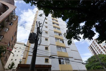 Apartamento à venda com 71m², 2 quartos e 1 vaga Apartamento à venda com 71m², 2 quartos e 1 vagaFachada