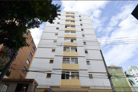 Apartamento à venda com 71m², 2 quartos e 1 vaga Apartamento à venda com 71m², 2 quartos e 1 vagaFachada