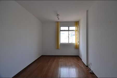 Apartamento à venda com 71m², 2 quartos e 1 vaga Apartamento à venda com 71m², 2 quartos e 1 vagaSala