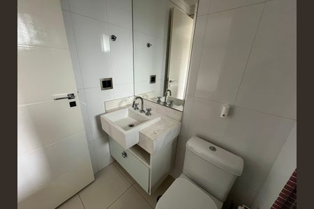 Apartamento à venda com 350m², 3 quartos e 4 vagas Apartamento à venda com 350m², 3 quartos e 4 vagasBanheiro