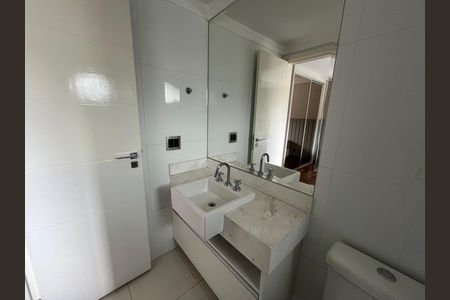 Apartamento à venda com 350m², 3 quartos e 4 vagas Apartamento à venda com 350m², 3 quartos e 4 vagasBanheiro