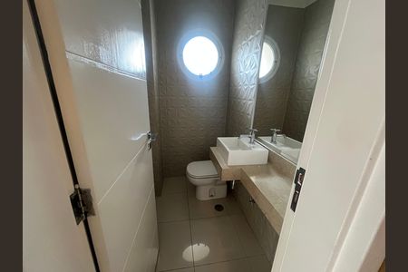Apartamento à venda com 350m², 3 quartos e 4 vagas Apartamento à venda com 350m², 3 quartos e 4 vagasBanheiro