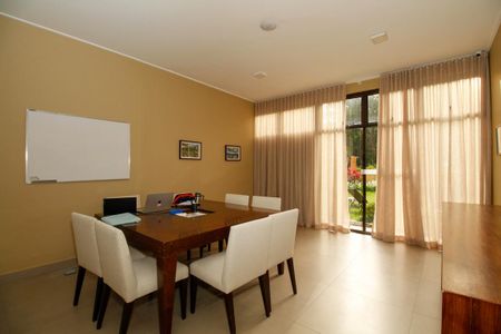 Apartamento à venda com 80m², 1 quarto e 1 vaga Apartamento à venda com 80m², 1 quarto e 1 vagaÁrea Comum - Sala de Reunião