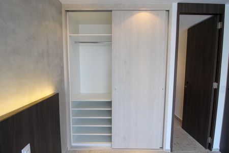 Apartamento para alugar com 35m², 1 quarto e sem vaga Apartamento para alugar com 35m², 1 quarto e sem vagaQuarto 1 - Armários