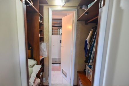 Apartamento à venda com 136m², 4 quartos e 1 vagaCloset da Suíte