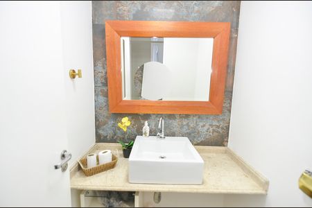 Lavabo de apartamento à venda com 4 quartos, 136m² em Tijuca, Rio de Janeiro