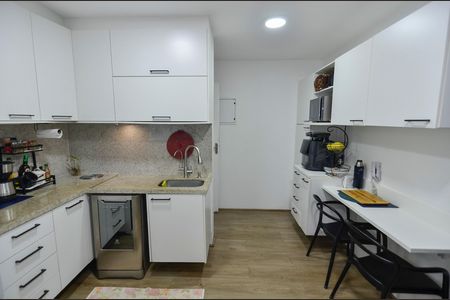 Apartamento à venda com 136m², 4 quartos e 1 vagaCozinha
