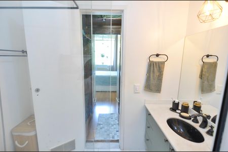 Apartamento à venda com 136m², 4 quartos e 1 vagaBanheiro da Suíte