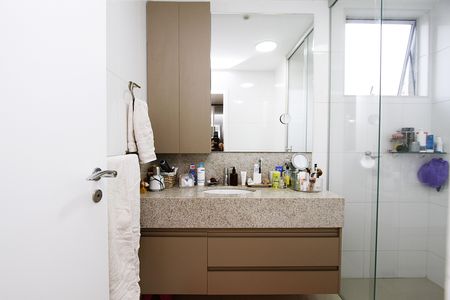 Apartamento à venda com 98m², 3 quartos e 3 vagasBanheiro da Suíte