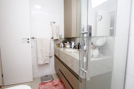 Apartamento à venda com 98m², 3 quartos e 3 vagasBanheiro da Suíte