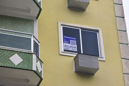 Apartamento para alugar com 60m², 1 quarto e sem vaga Apartamento para alugar com 60m², 1 quarto e sem vagaFachada + placa