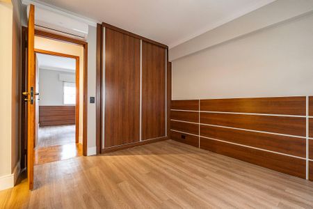 Apartamento à venda com 108m², 3 quartos e 2 vagas Apartamento à venda com 108m², 3 quartos e 2 vagasSuíte