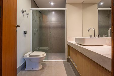 Apartamento à venda com 108m², 3 quartos e 2 vagas Apartamento à venda com 108m², 3 quartos e 2 vagasBanheiro
