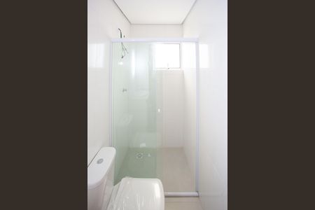 Banheiro de apartamento para alugar com 1 quarto, 37m² em Vila Clara, São Paulo