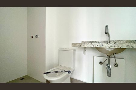 Apartamento à venda com 67m², 2 quartos e 1 vaga Apartamento à venda com 67m², 2 quartos e 1 vagaBanheiro