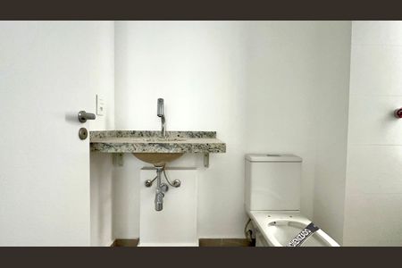 Apartamento à venda com 67m², 2 quartos e 1 vaga Apartamento à venda com 67m², 2 quartos e 1 vagaBanheiro da Suíte