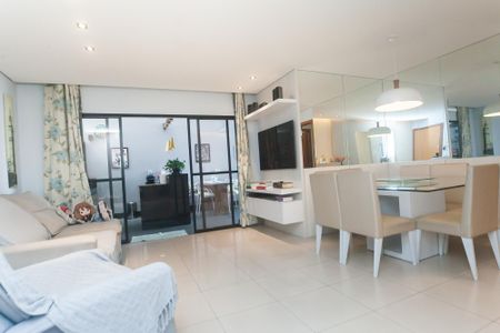 Apartamento à venda com 140m², 3 quartos e 2 vagas Apartamento à venda com 140m², 3 quartos e 2 vagassala