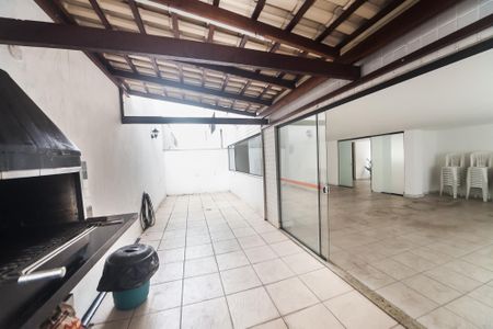 Apartamento à venda com 140m², 3 quartos e 2 vagas Apartamento à venda com 140m², 3 quartos e 2 vagasÁrea comum - Salão de festas