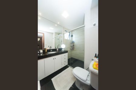 Apartamento à venda com 140m², 3 quartos e 2 vagas Apartamento à venda com 140m², 3 quartos e 2 vagasBanheiro da Suíte