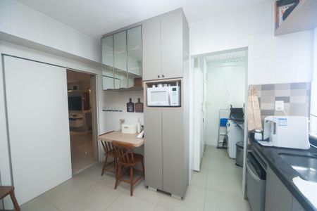 Apartamento à venda com 140m², 3 quartos e 2 vagas Apartamento à venda com 140m², 3 quartos e 2 vagasCozinha