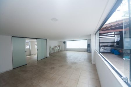 Apartamento à venda com 140m², 3 quartos e 2 vagas Apartamento à venda com 140m², 3 quartos e 2 vagasÁrea comum - Salão de festas