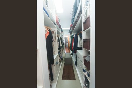 Apartamento à venda com 140m², 3 quartos e 2 vagas Apartamento à venda com 140m², 3 quartos e 2 vagasCloset da suíte